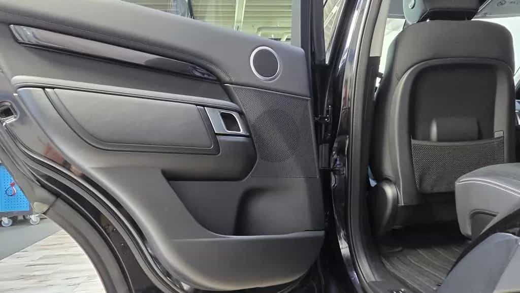 Land Rover Discovery 5 S D250 AWD 3.0TDI Standheizung 360° 09/2022-photo-18
