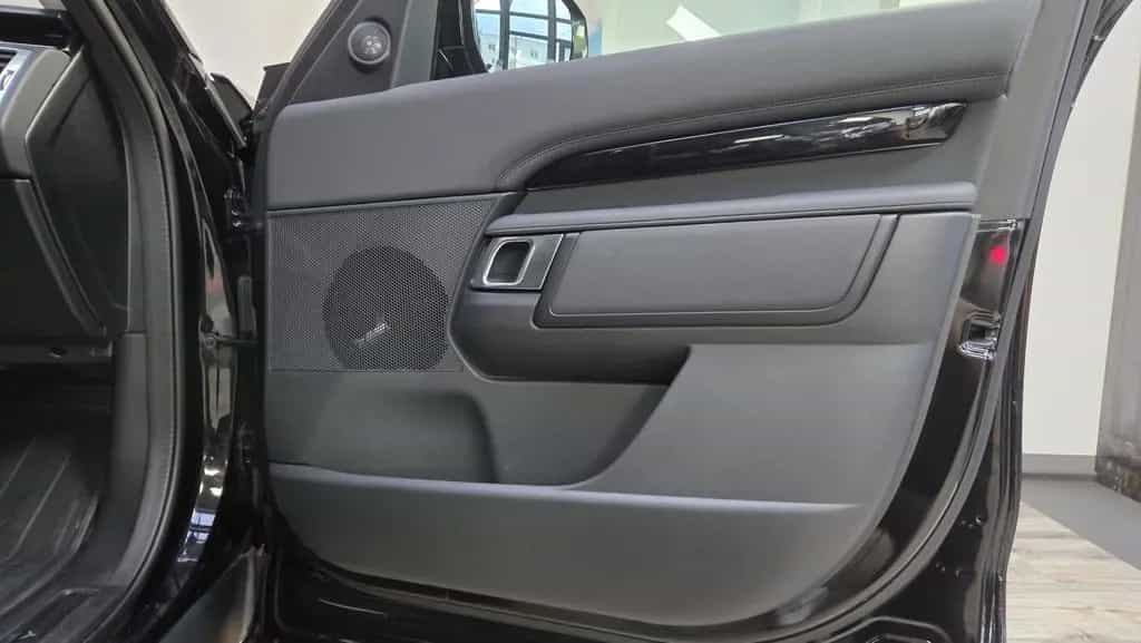 Land Rover Discovery 5 S D250 AWD 3.0TDI Standheizung 360° 09/2022-photo-32