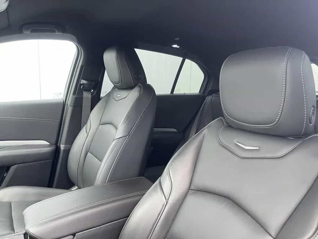 Cadillac XT4 Premium Luxury 350D 11/2022-photo-9