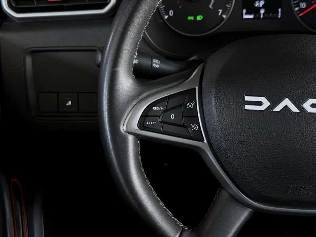 Dacia Duster II Extreme *360°-KAMERA*NAVI*SHZ*1-HAND* 03/2023-photo-11