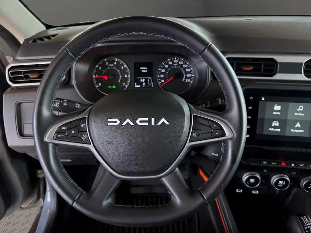 Dacia Duster II Extreme *360°-KAMERA*NAVI*SHZ*1-HAND* 03/2023-photo-9
