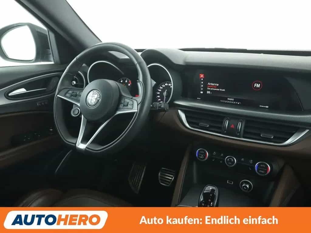 Alfa Romeo Stelvio 2.0 Turbo Q4 B-Tech Aut.*NAVI*BI-XENON* 02/2020-photo-10