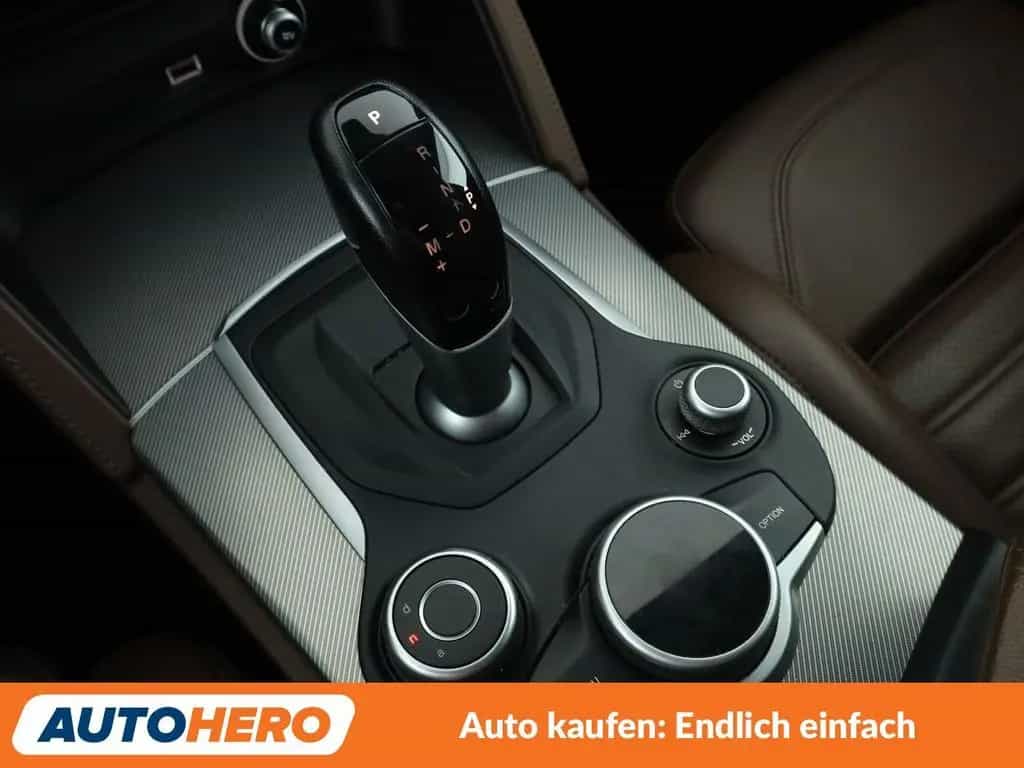 Alfa Romeo Stelvio 2.0 Turbo Q4 B-Tech Aut.*NAVI*BI-XENON* 02/2020-photo-22