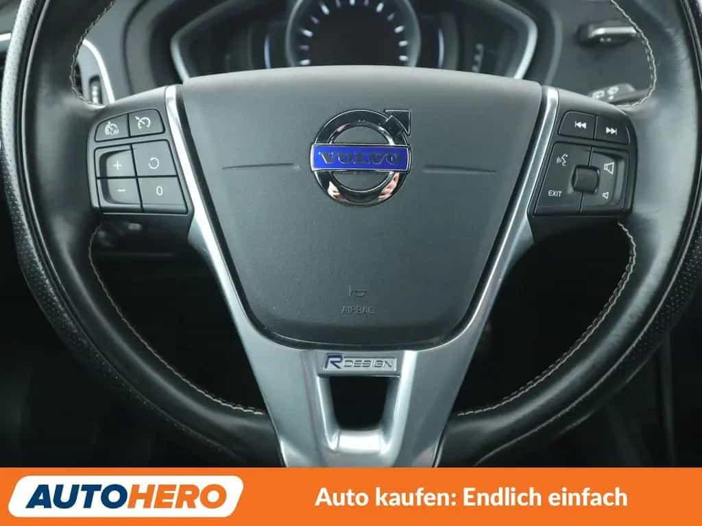 Volvo V40 1.5 Momentum Aut.*NAV*TEMP*CAM*PDC*SHZ*ALU* 03/2016-photo-18