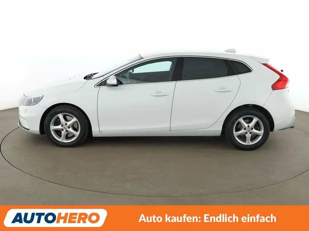 Volvo V40 1.5 Momentum Aut.*NAV*TEMP*CAM*PDC*SHZ*ALU* 03/2016-photo-2