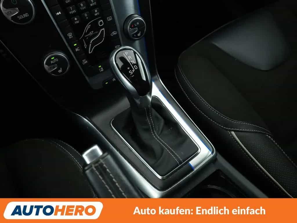 Volvo V40 1.5 Momentum Aut.*NAV*TEMP*CAM*PDC*SHZ*ALU* 03/2016-photo-25