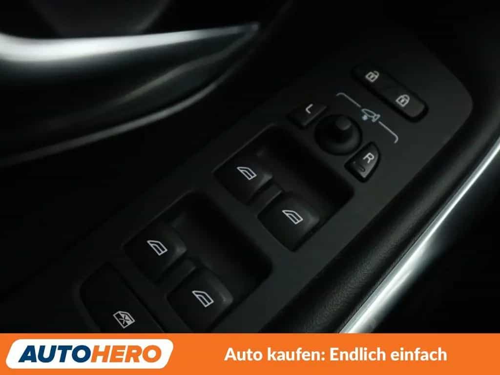 Volvo V40 1.5 Momentum Aut.*NAV*TEMP*CAM*PDC*SHZ*ALU* 03/2016-photo-28