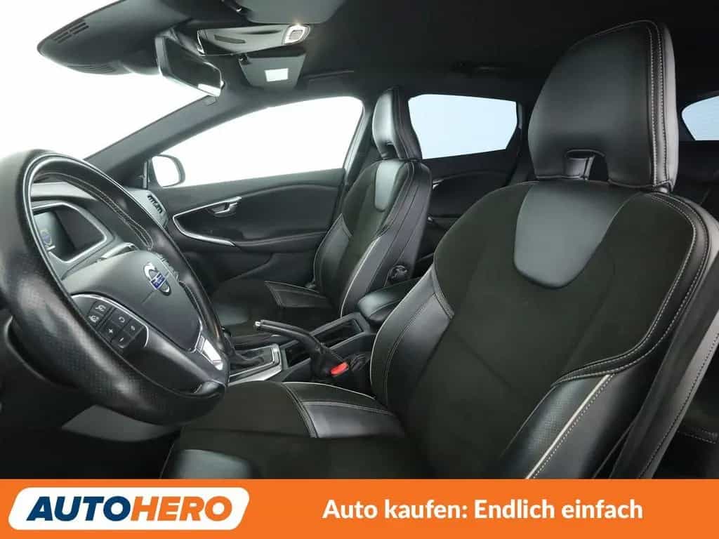 Volvo V40 1.5 Momentum Aut.*NAV*TEMP*CAM*PDC*SHZ*ALU* 03/2016-photo-9