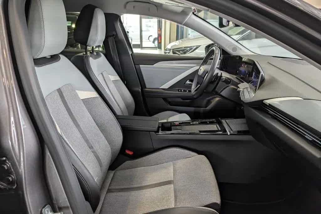 Opel Astra ST 1.2 Turbo Bus. Elegance Autom. *AHK* 02/2024-photo-4