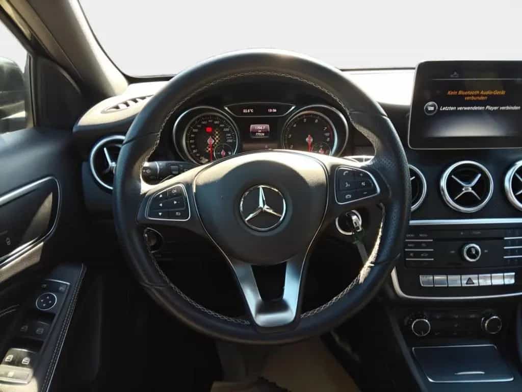 Mercedes-Benz A-Class 200 7G-DCT Urban+LED+NAVI+TEMPO+PDC+KLIMA 12/2017-photo-17