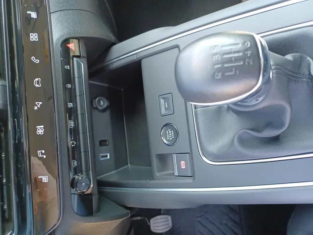 Citroën C5 Aircross 1.2 Plus NAVI W-LAN ACC FACEL. LED 01/2024-photo-17