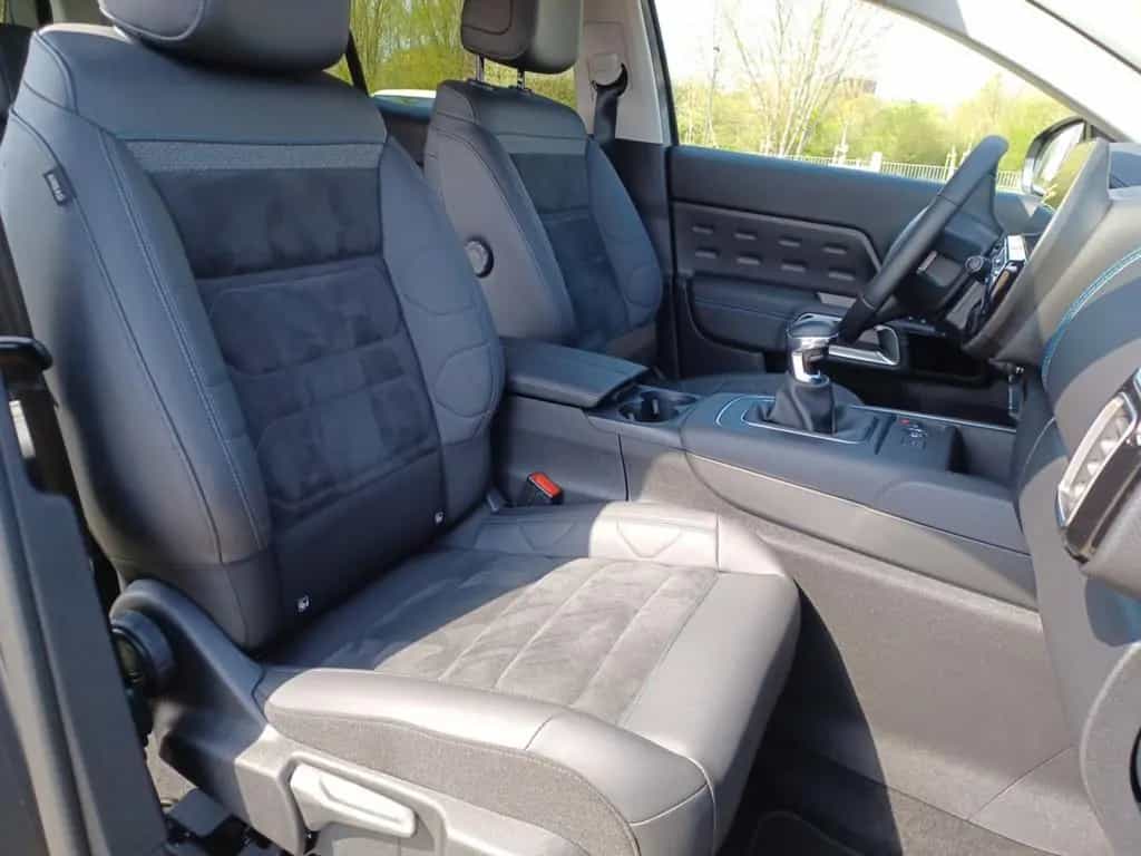 Citroën C5 Aircross 1.2 Plus NAVI W-LAN ACC FACEL. LED 01/2024-photo-23