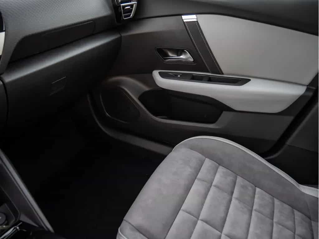 Citroën C4 Lim. 1.2 Max 145 mHEV Schiebedach + Allwetter 01/2026-photo-15