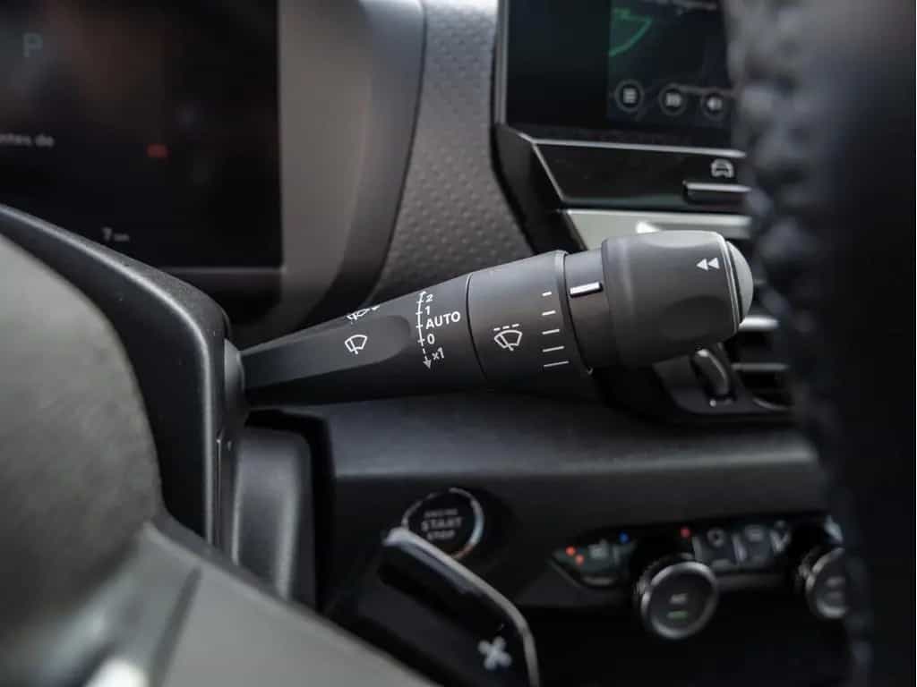 Citroën C4 Lim. 1.2 Max 145 mHEV Schiebedach + Allwetter 01/2026-photo-20