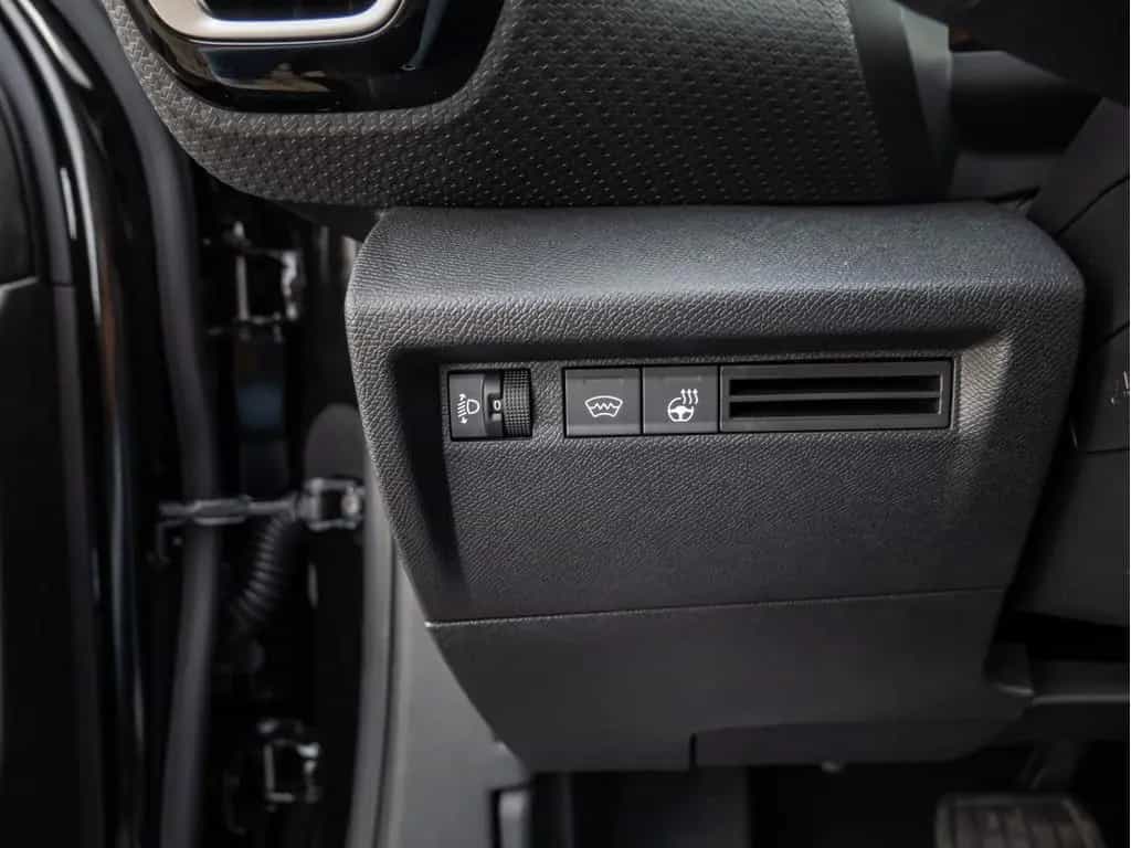 Citroën C4 Lim. 1.2 Max 145 mHEV Schiebedach + Allwetter 01/2026-photo-21