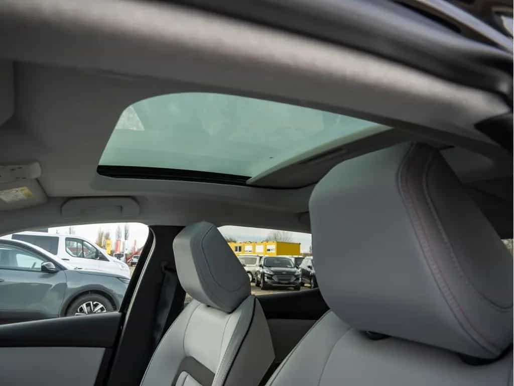 Citroën C4 Lim. 1.2 Max 145 mHEV Schiebedach + Allwetter 01/2026-photo-23