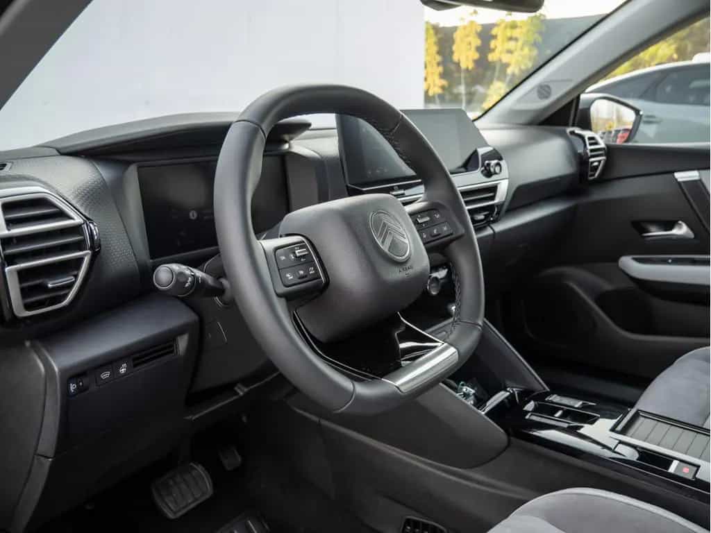 Citroën C4 Lim. 1.2 Max 145 mHEV Schiebedach + Allwetter 01/2026-photo-24