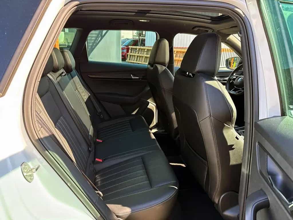 Skoda Karoq 2.0TSI DSG 4x4 SPORTLINE 360° ACC AHK PANO 01/2023-photo-25