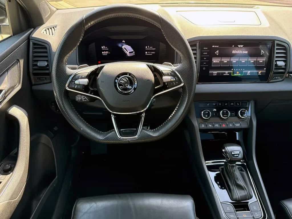 Skoda Karoq 2.0TSI DSG 4x4 SPORTLINE 360° ACC AHK PANO 01/2023-photo-6