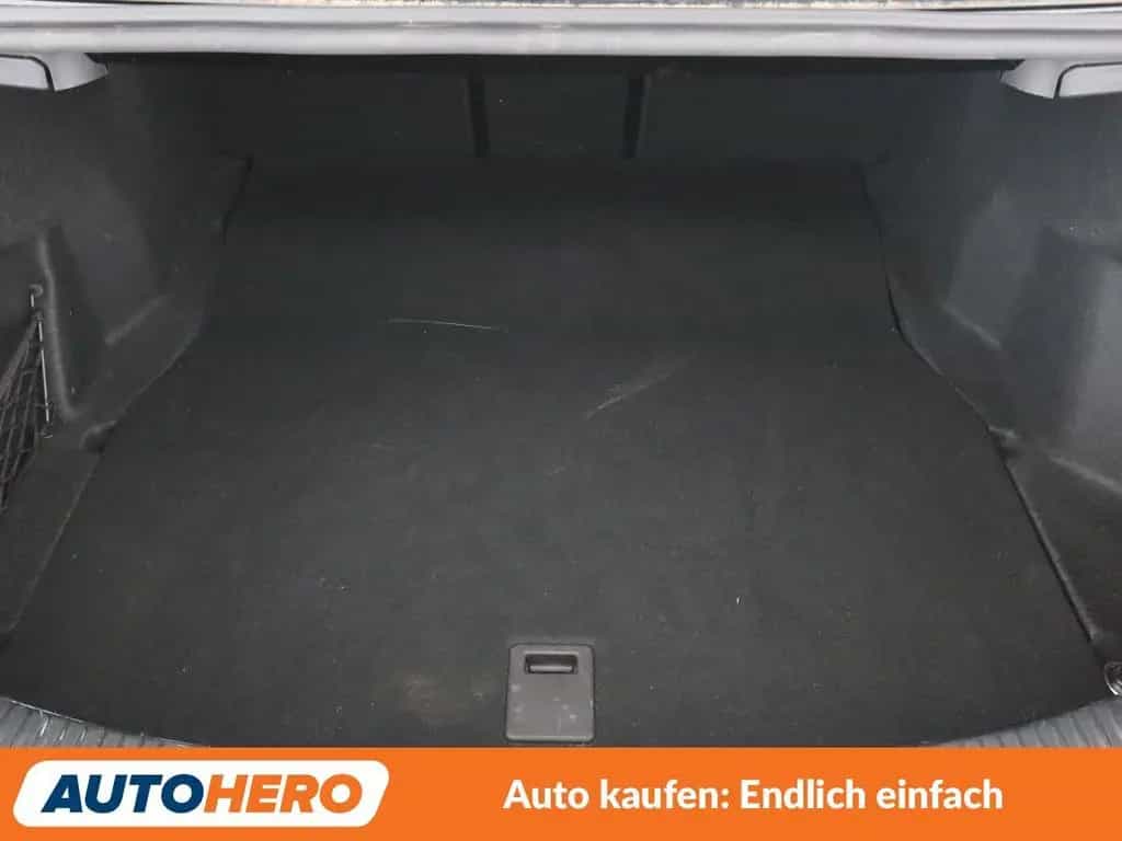 Mercedes-Benz C 180 CGI Avantgarde Aut.*LED*PDC*NAVI*SHZ*TEMPO 08/2018-photo-17
