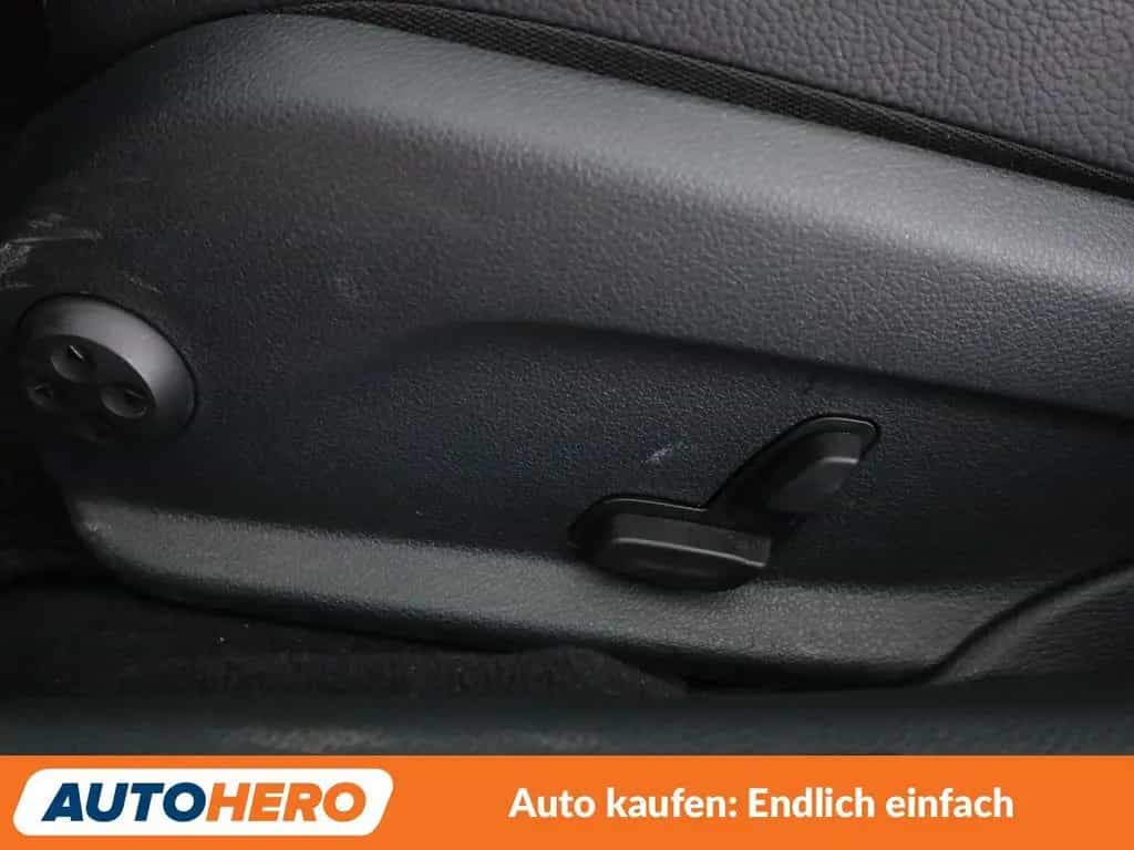 Mercedes-Benz C 180 CGI Avantgarde Aut.*LED*PDC*NAVI*SHZ*TEMPO 08/2018-photo-28