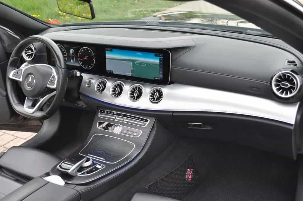 Mercedes-Benz E-Class 200 Cabrio AMG Line 03/2018-photo-11
