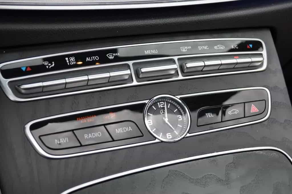 Mercedes-Benz E-Class 200 Cabrio AMG Line 03/2018-photo-20