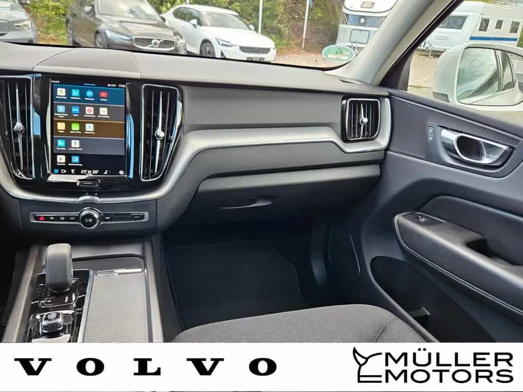 Volvo XC 60 Momentum Pro 2WD 02/2022-photo-10