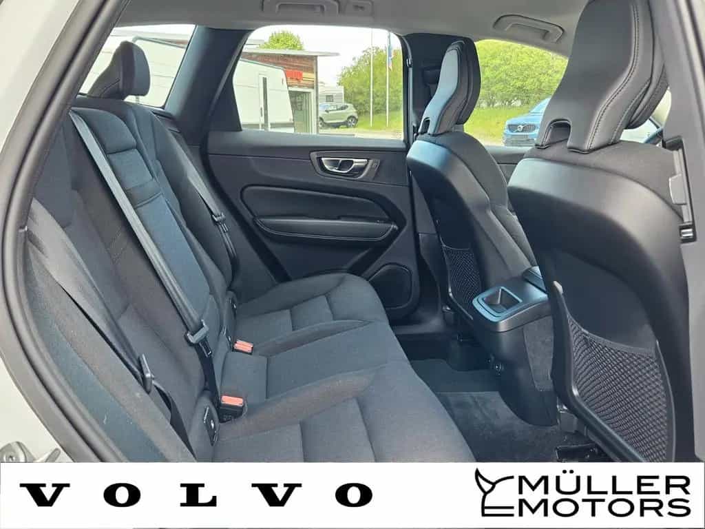 Volvo XC 60 Momentum Pro 2WD 02/2022-photo-14
