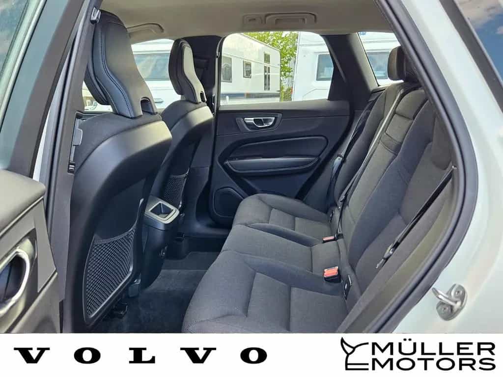 Volvo XC 60 Momentum Pro 2WD 02/2022-photo-15