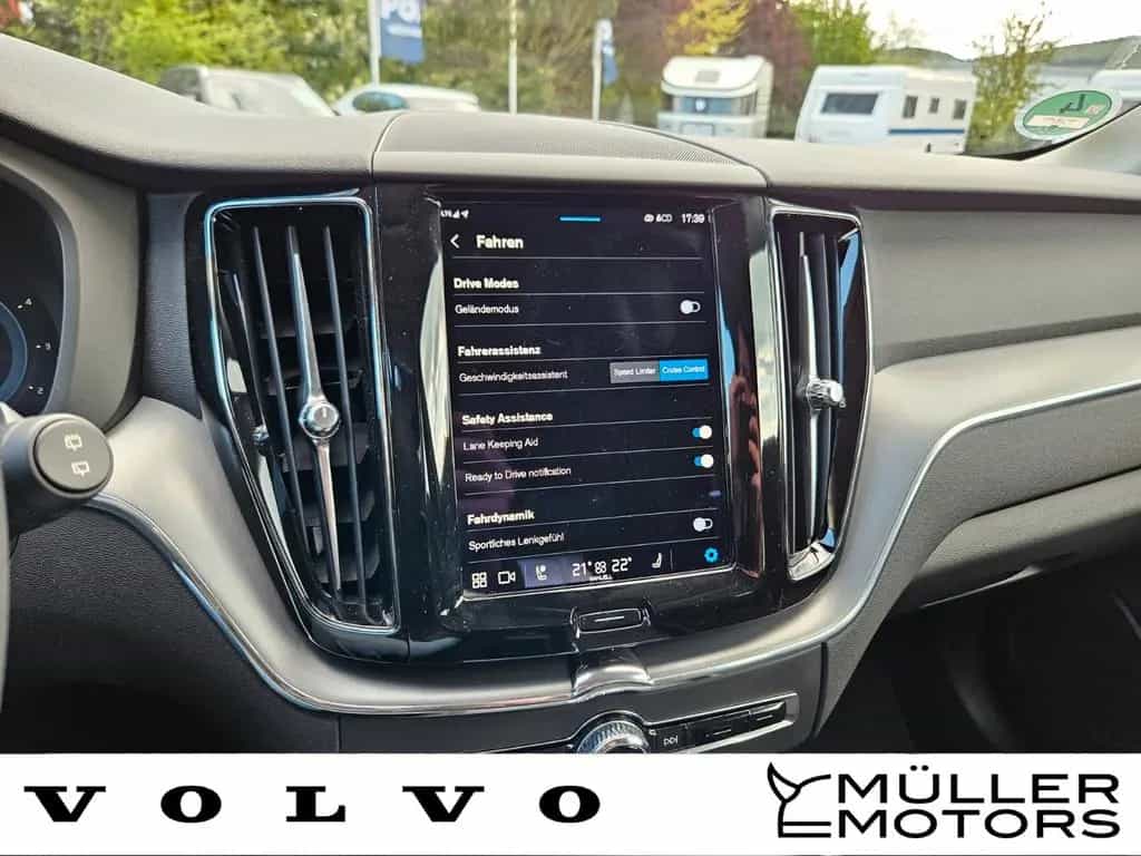 Volvo XC 60 Momentum Pro 2WD 02/2022-photo-16
