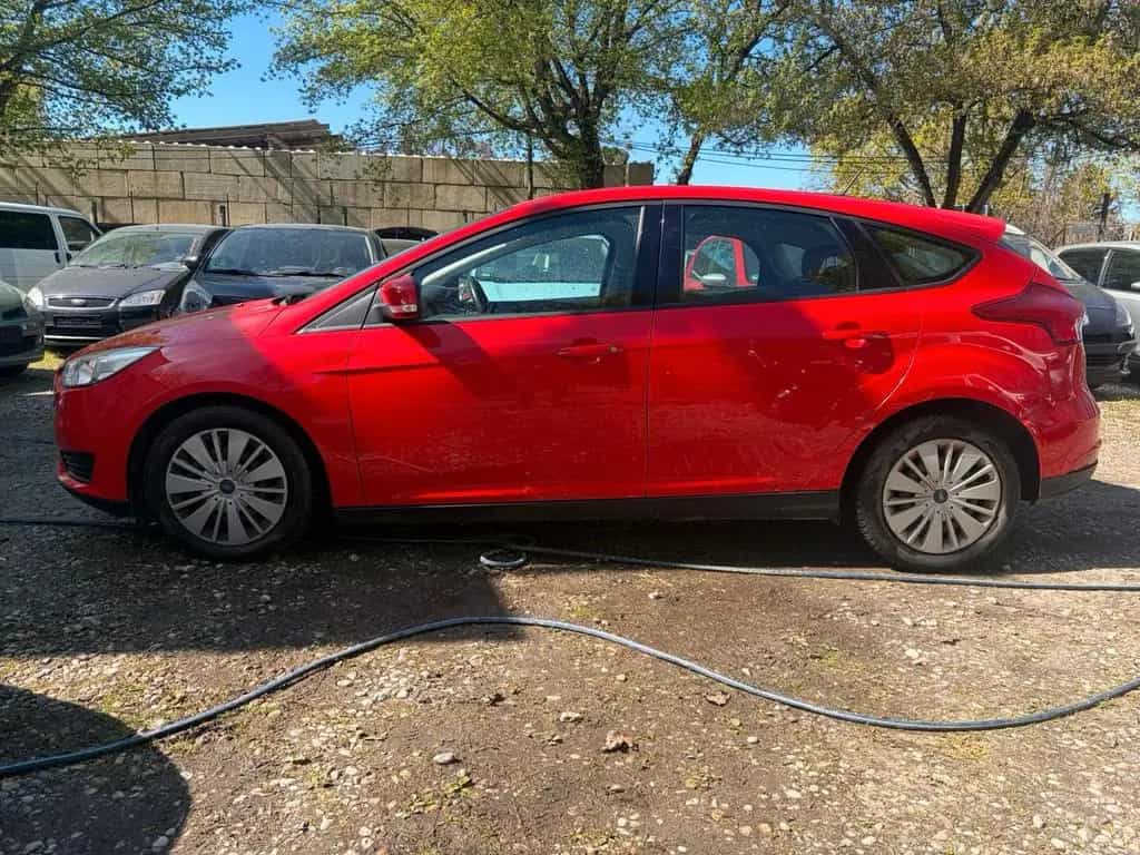 Ford Focus Lim. 1.0 EcoBoost Trend 01/2017-photo-3