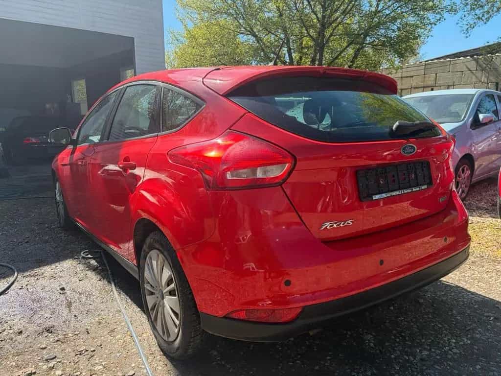 Ford Focus Lim. 1.0 EcoBoost Trend 01/2017-photo-4