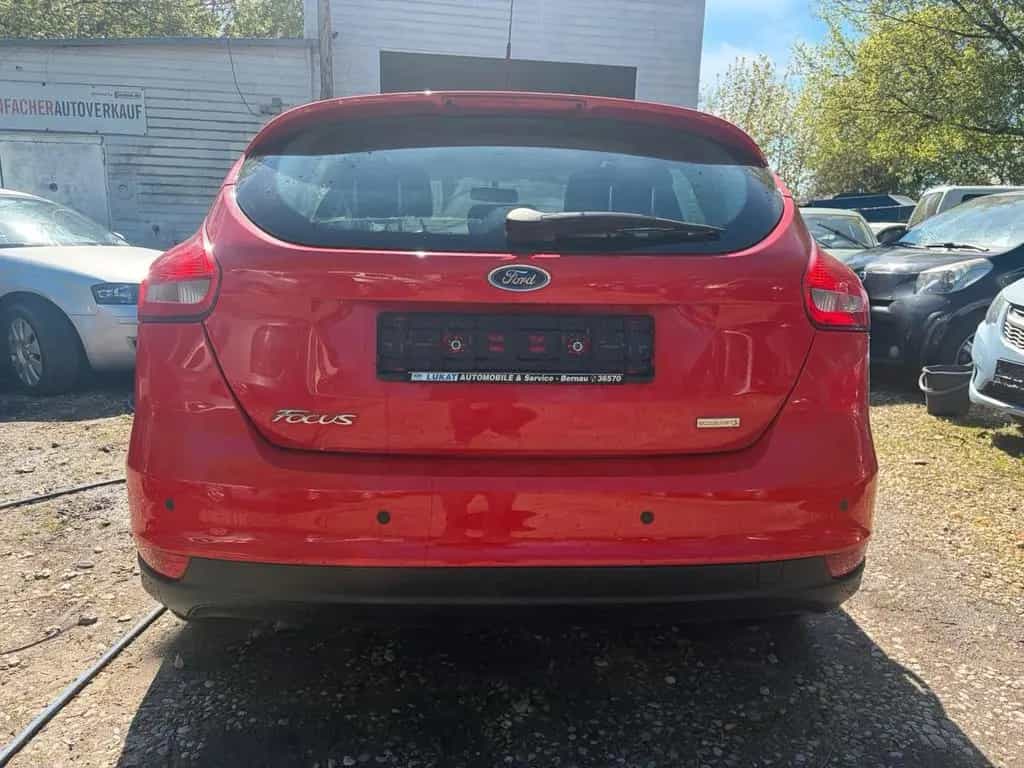 Ford Focus Lim. 1.0 EcoBoost Trend 01/2017-photo-5