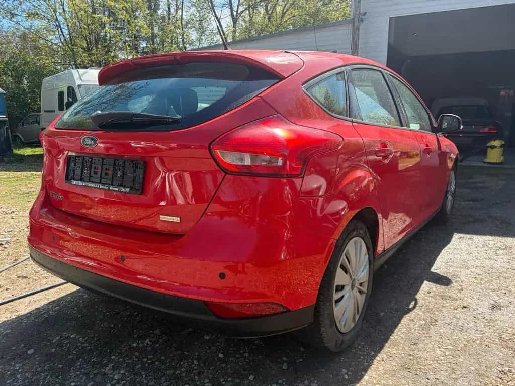 Ford Focus Lim. 1.0 EcoBoost Trend 01/2017-photo-7