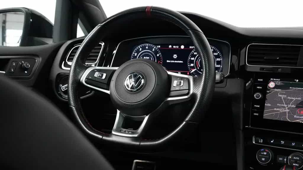 Volkswagen Golf GTI TCR*AKRAPOVIC*PANO*R.KAM**VIRTUAL*NAVI* 11/2019-photo-18