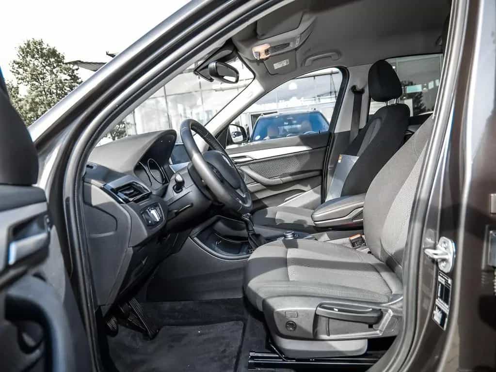 BMW X1 sDrive18i Advantage+AHK+SHZ+PDC+Tempomat+DAB+ 04/2021-photo-3