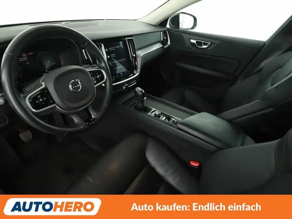 Volvo V60 2.0 D3 Momentum *NAVI*LED*TEMPO*CAM*PDC*SHZ* 11/2018-photo-10
