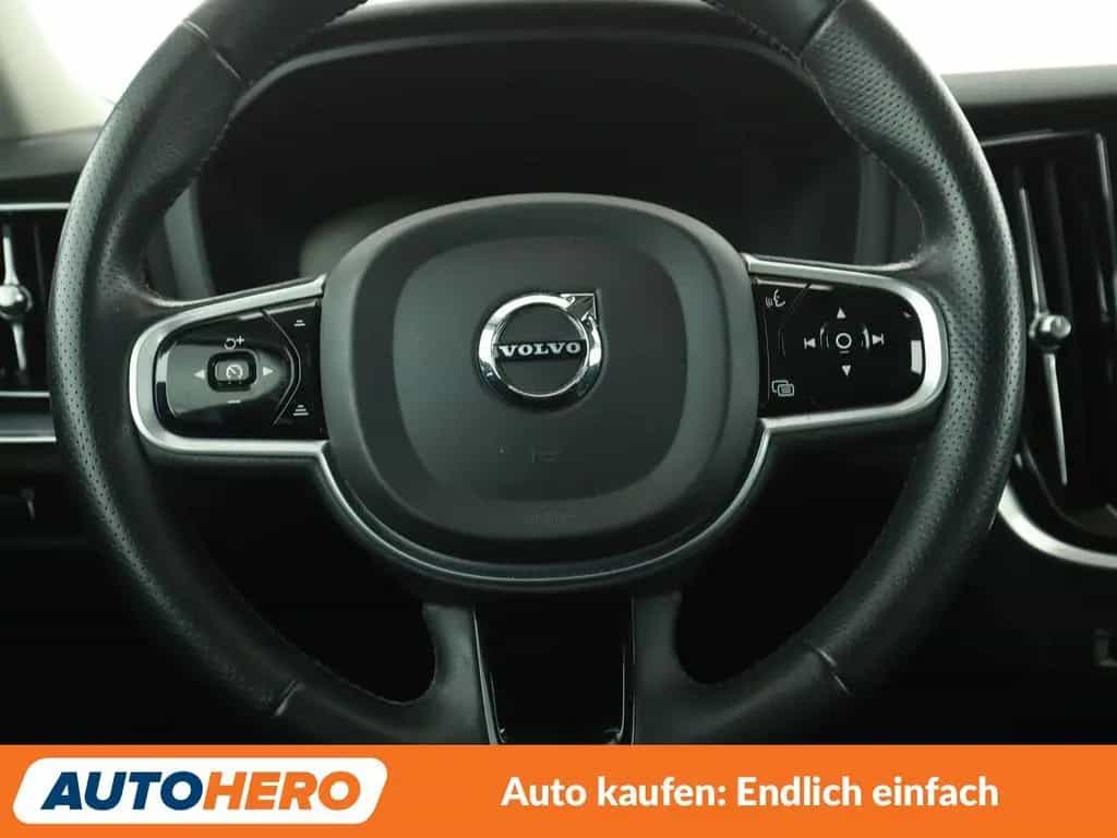 Volvo V60 2.0 D3 Momentum *NAVI*LED*TEMPO*CAM*PDC*SHZ* 11/2018-photo-18