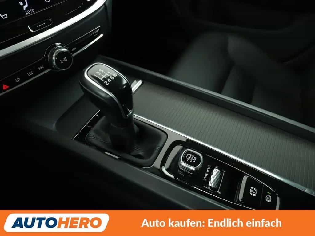 Volvo V60 2.0 D3 Momentum *NAVI*LED*TEMPO*CAM*PDC*SHZ* 11/2018-photo-23
