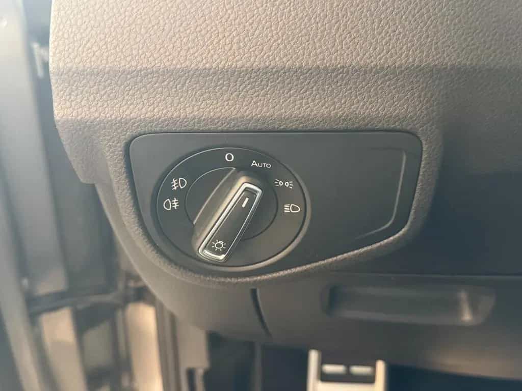 Volkswagen Golf Sportsvan VII 7G-DCT PTS SHZ Navi Bi-Xenon 08/2016-photo-13
