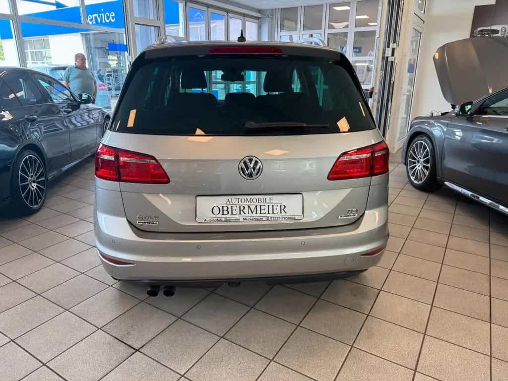 Volkswagen Golf Sportsvan VII 7G-DCT PTS SHZ Navi Bi-Xenon 08/2016-photo-3