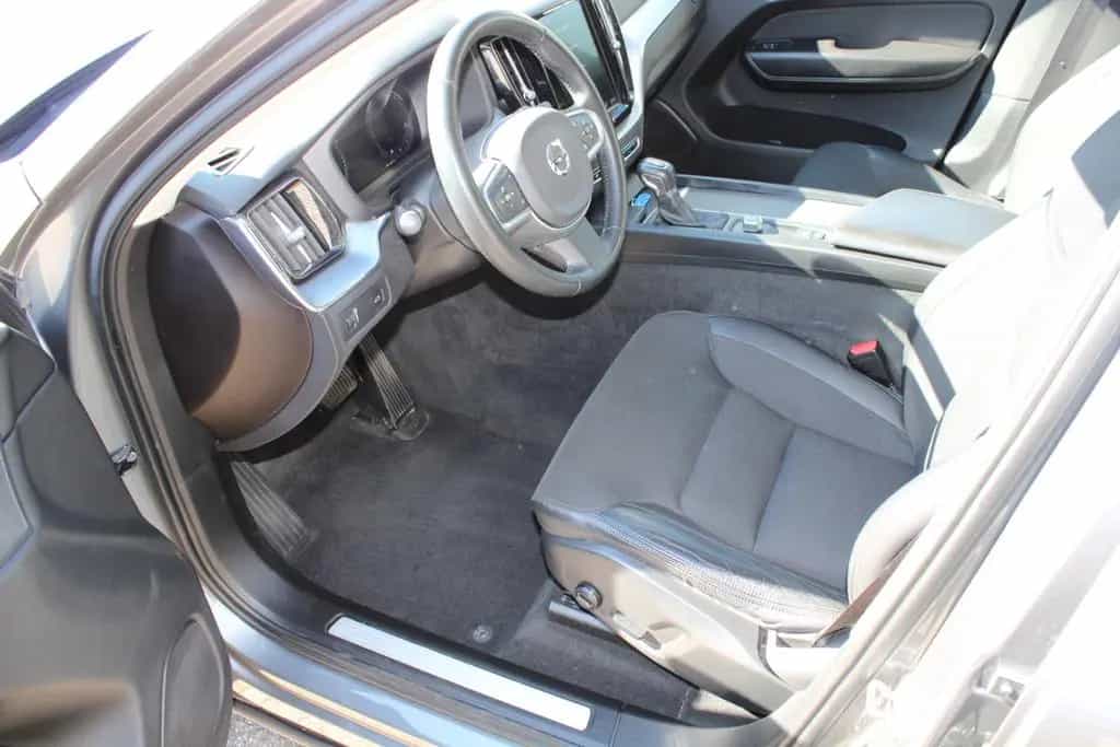 Volvo XC60 Momentum 2WD* Autom.*LED*Navi* 05/2019-photo-12