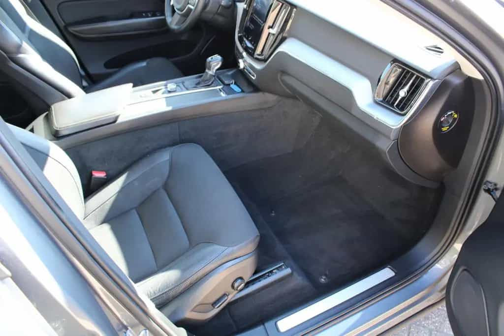Volvo XC60 Momentum 2WD* Autom.*LED*Navi* 05/2019-photo-17