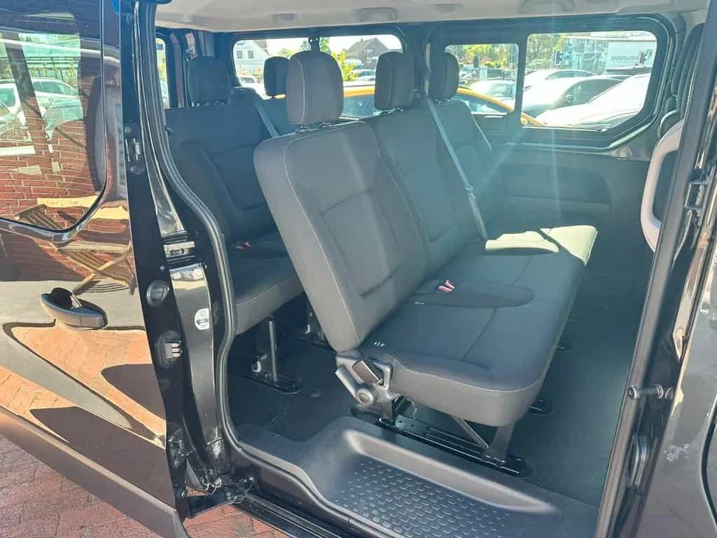 Renault Trafic Combi L2H1 Expression NAVI TMP 9 Sitzer 02/2018-photo-11