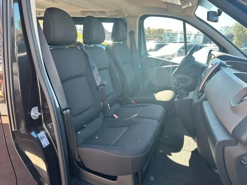 Renault Trafic Combi L2H1 Expression NAVI TMP 9 Sitzer 02/2018-photo-14