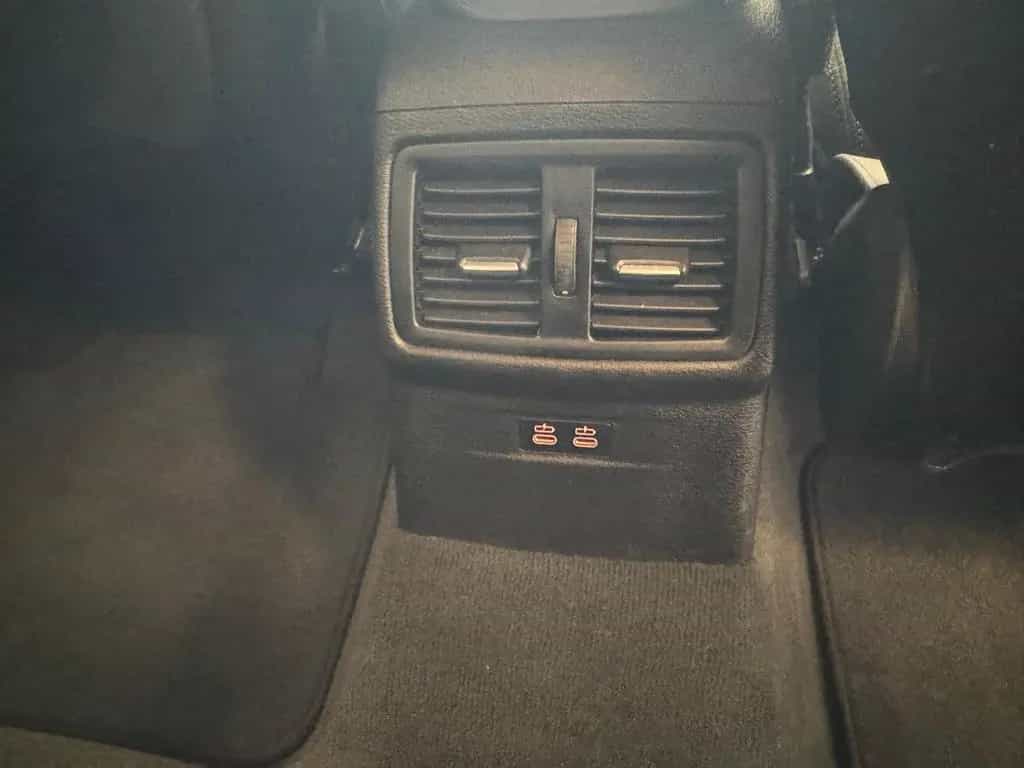 BMW X1 Baureihe 18i / NAVI/ SCHECKHEFT / LED / 07/2020-photo-24