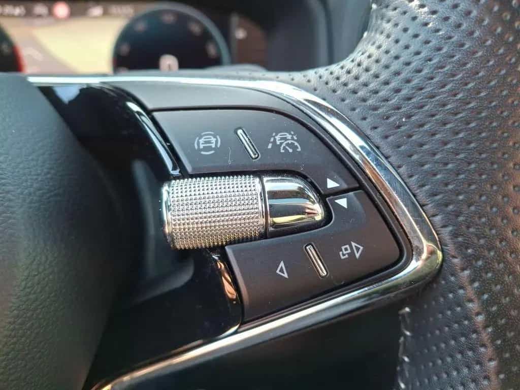 Skoda Karoq 2.0 TSI Sportline 4x4 190PS Matrix-LED Nav 06/2022-photo-24