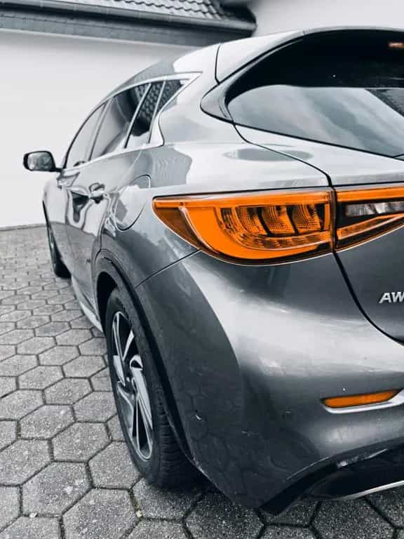 Infiniti Q30 2.2d DCT AWD Premium City Black Premium ... 02/2016-photo-1