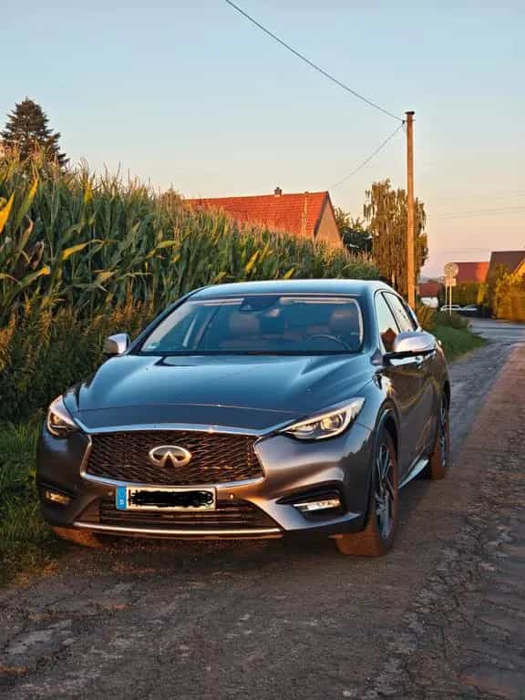 Infiniti Q30 2.2d DCT AWD Premium City Black Premium ... 02/2016-photo-8